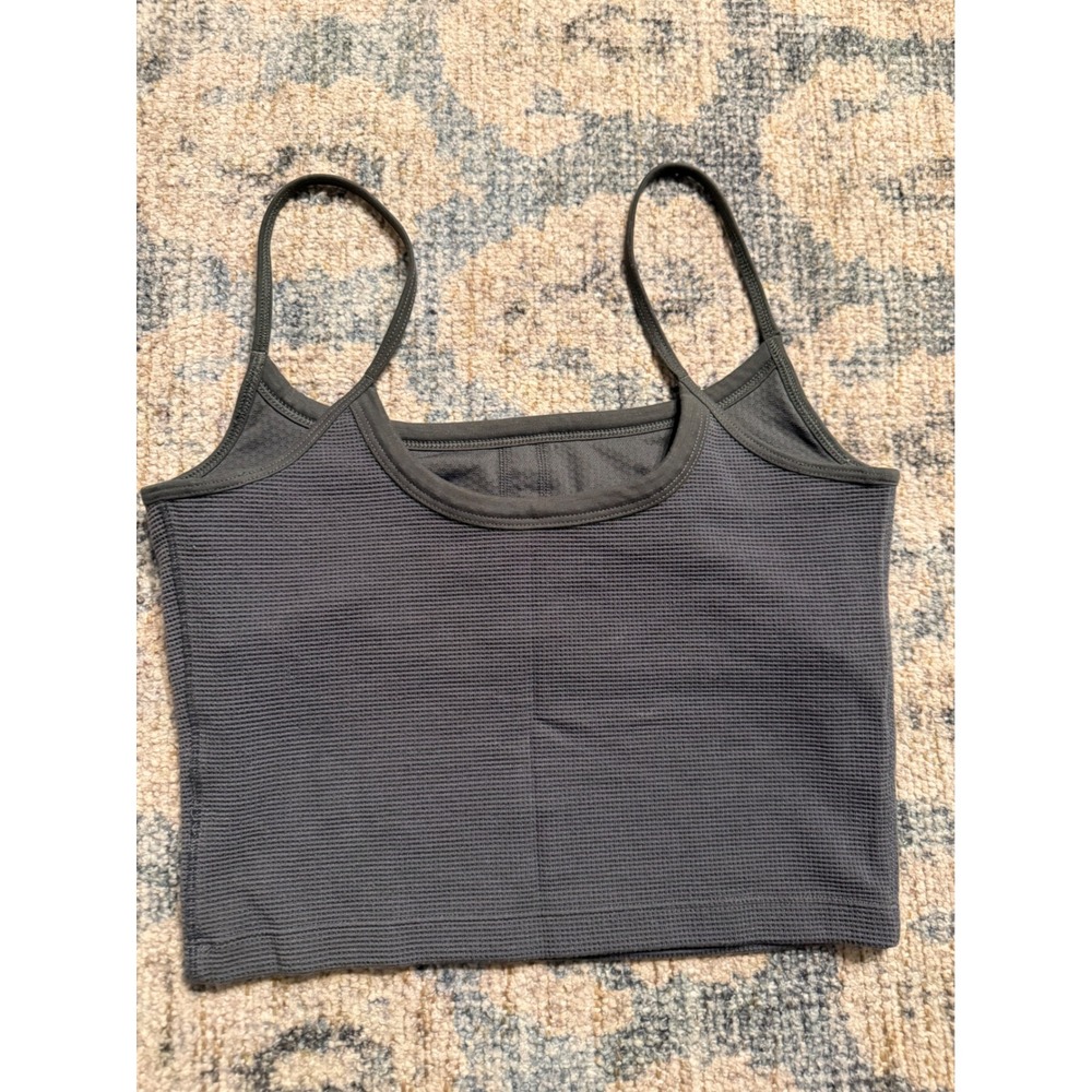 Vuori Bayview Thermal Crop Tank Small Excellent Condition with Tiny Snag - Picture 3 of 6